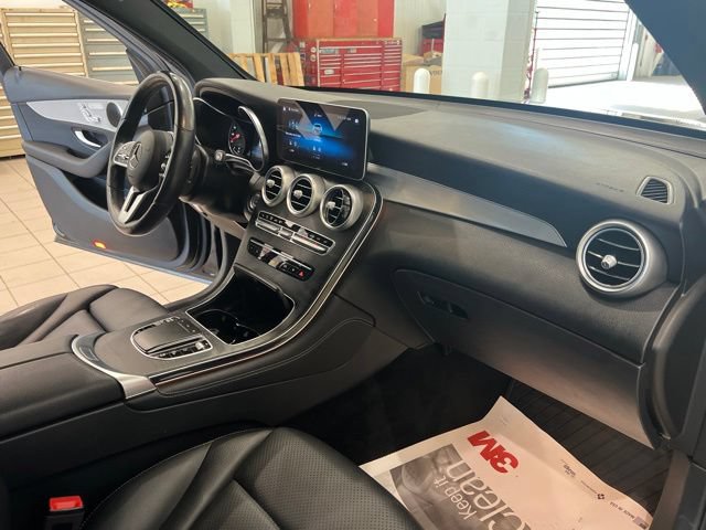 Used 2021 Mercedes-Benz GLC 300 4MATIC image 23