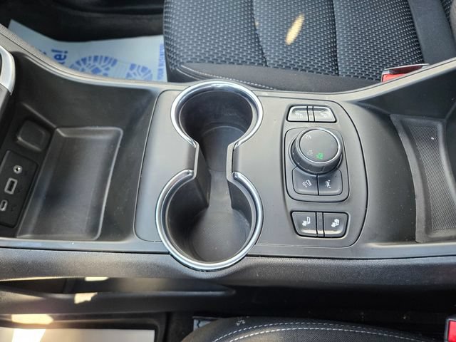 Used 2022 GMC Terrain SLE w/ Driver Convenience Package AWD/4WD image 11
