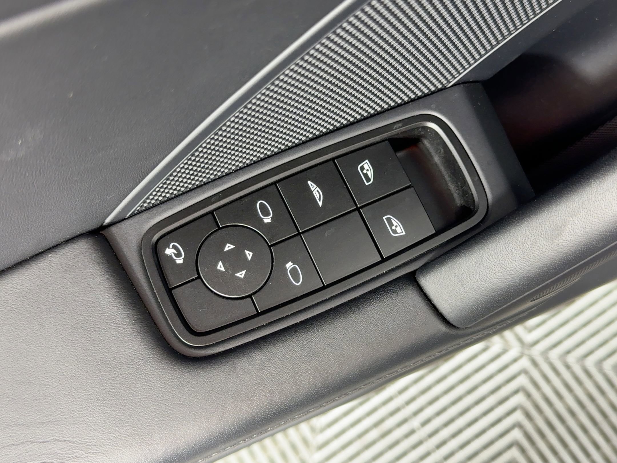 Certified 2025 Porsche 911 Carrera image 13