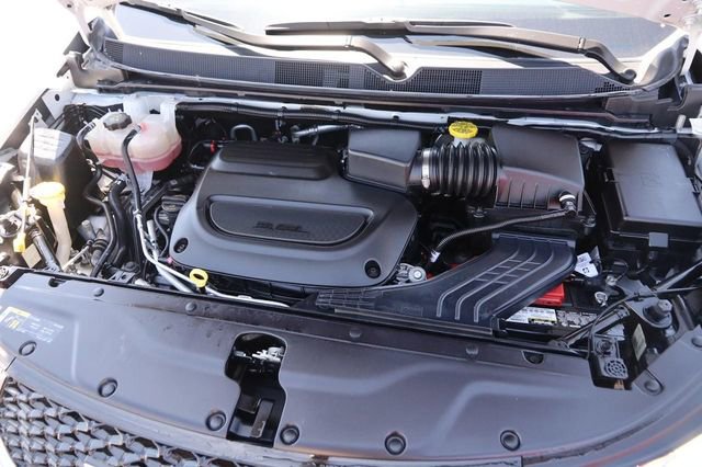 Used 2023 Chrysler Pacifica Touring-L w/ Uconnect Theater Family Group AWD/4WD image 29