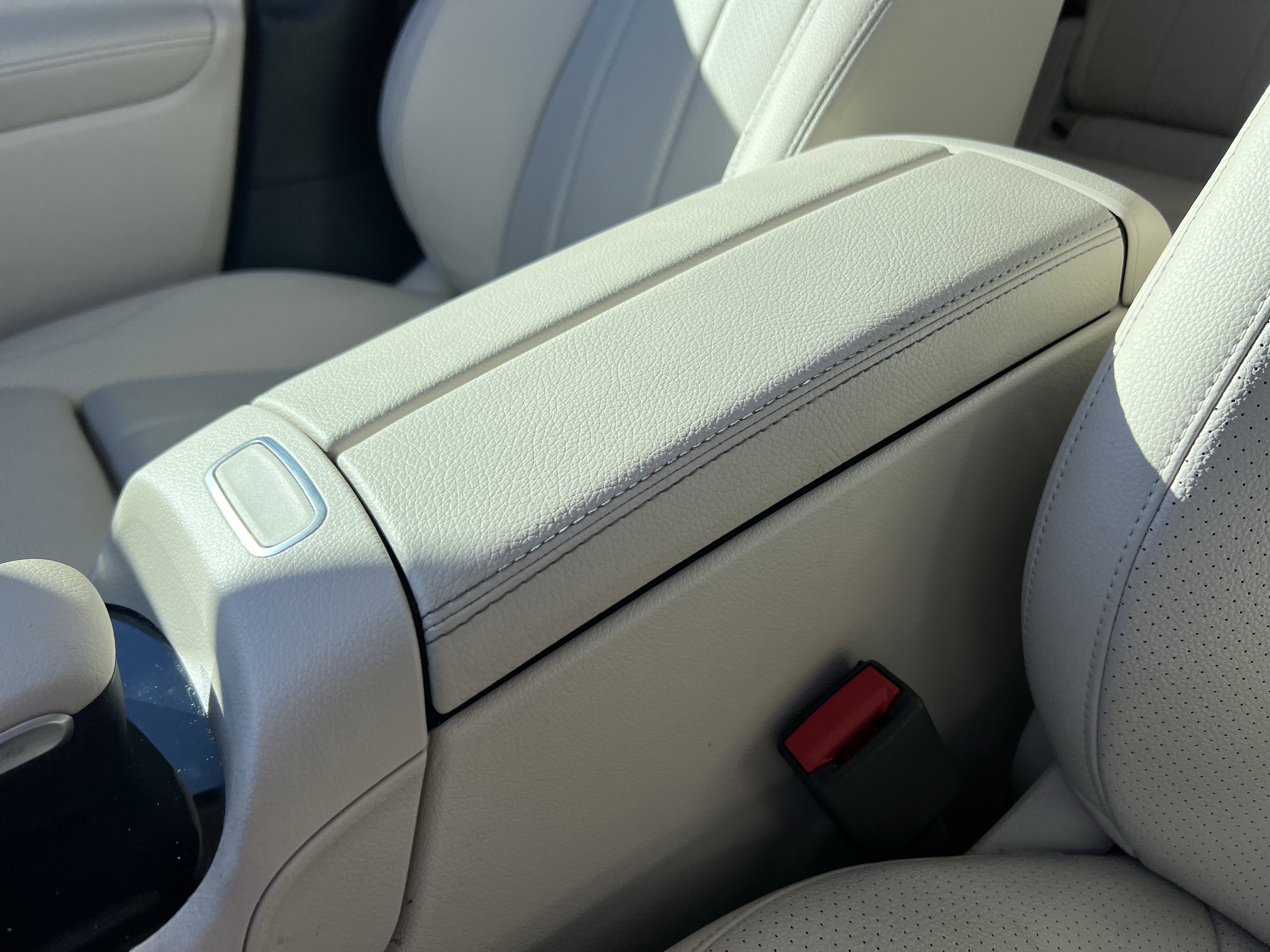 Used 2022 Mercedes-Benz GLB 250 image 25