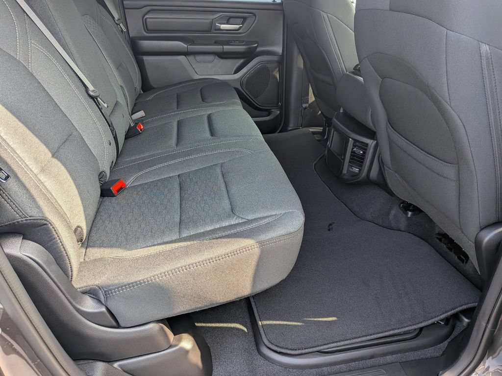 New 2026 RAM 1500 Express AWD/4WD image 30