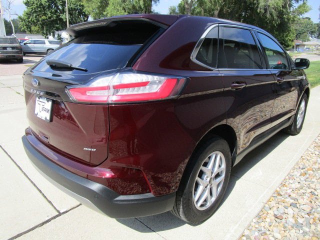 Used 2024 Ford Edge SEL image 7