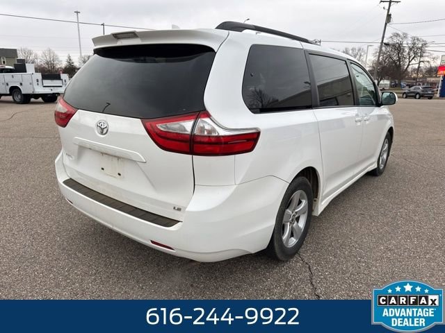 Used 2018 Toyota Sienna LE image 10