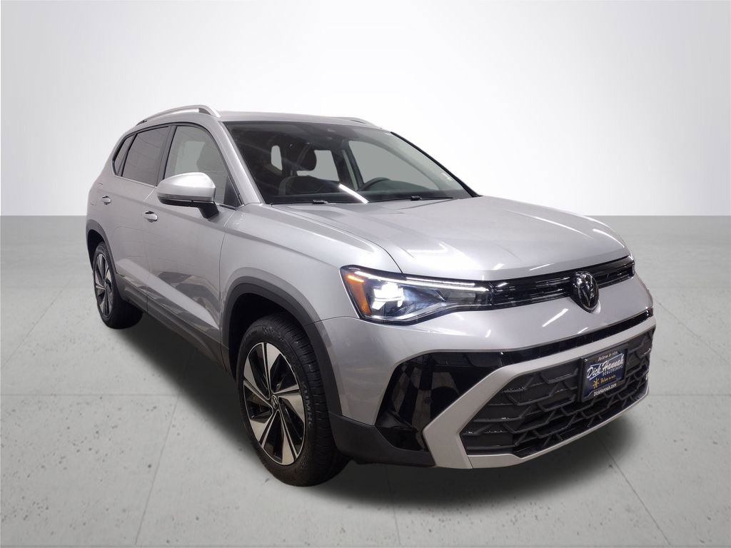 New 2025 Volkswagen Taos SE image 4