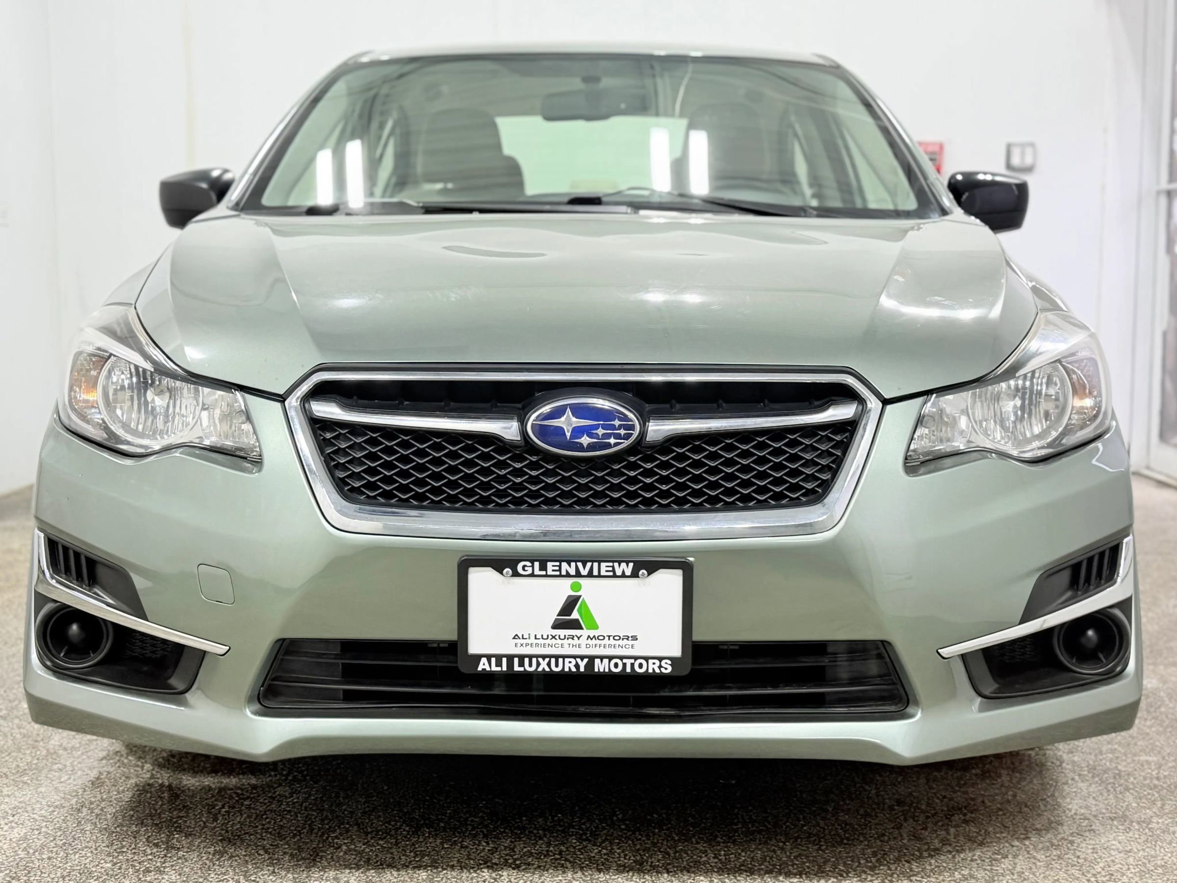 Used 2016 Subaru Impreza 2.0i image 2