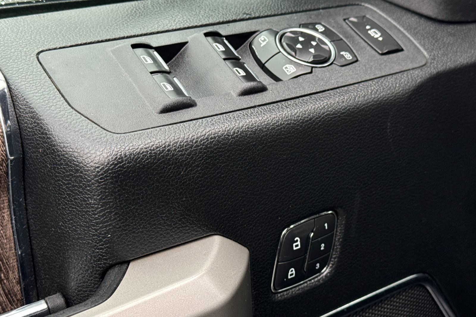 Used 2019 Ford F450 Lariat w/ Lariat Ultimate Package AWD/4WD image 12
