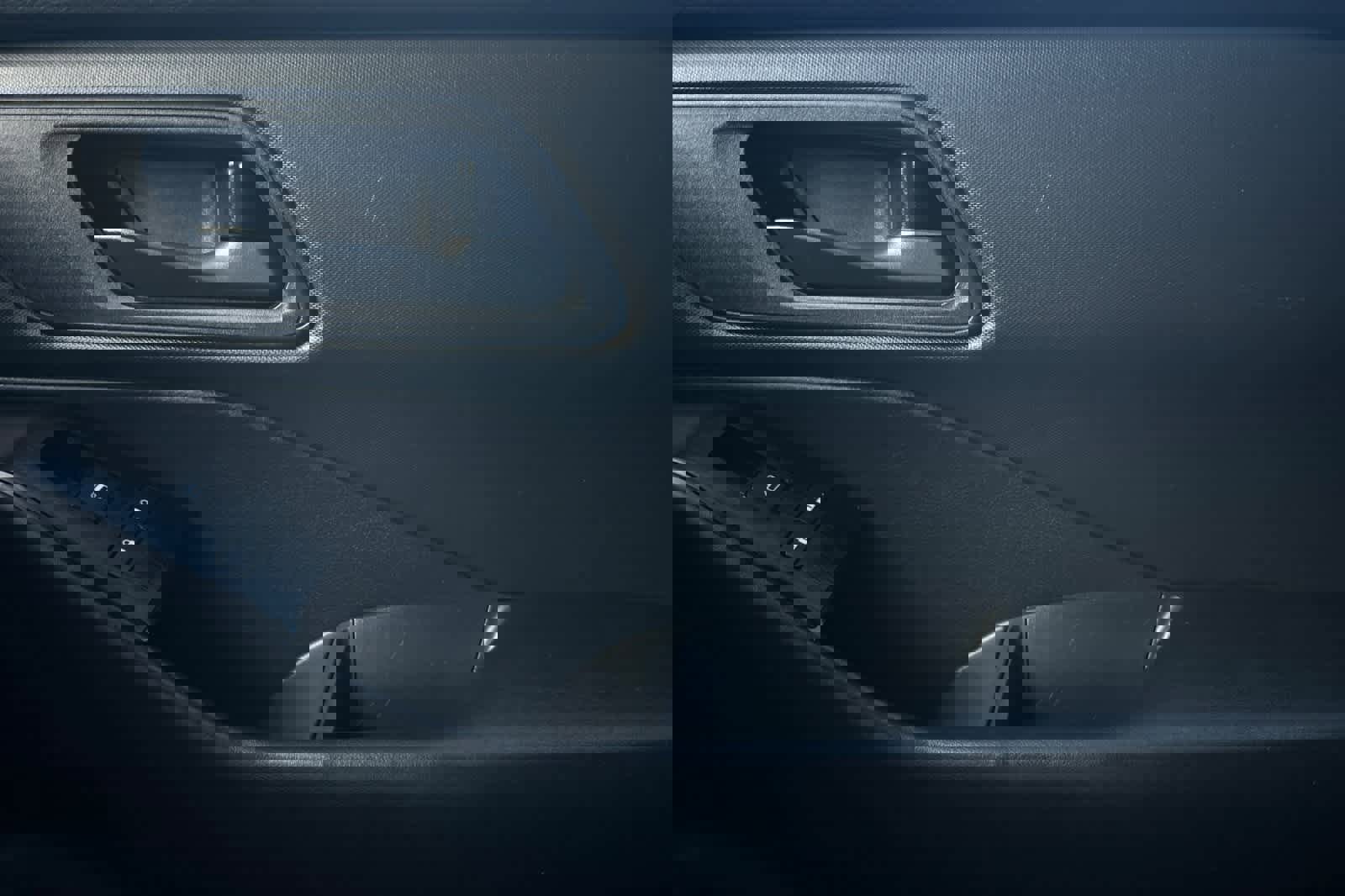 Used 2024 Nissan Rogue S image 21