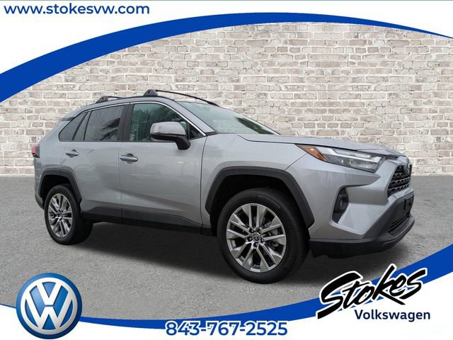 Used 2022 Toyota RAV4 XLE Premium image 1