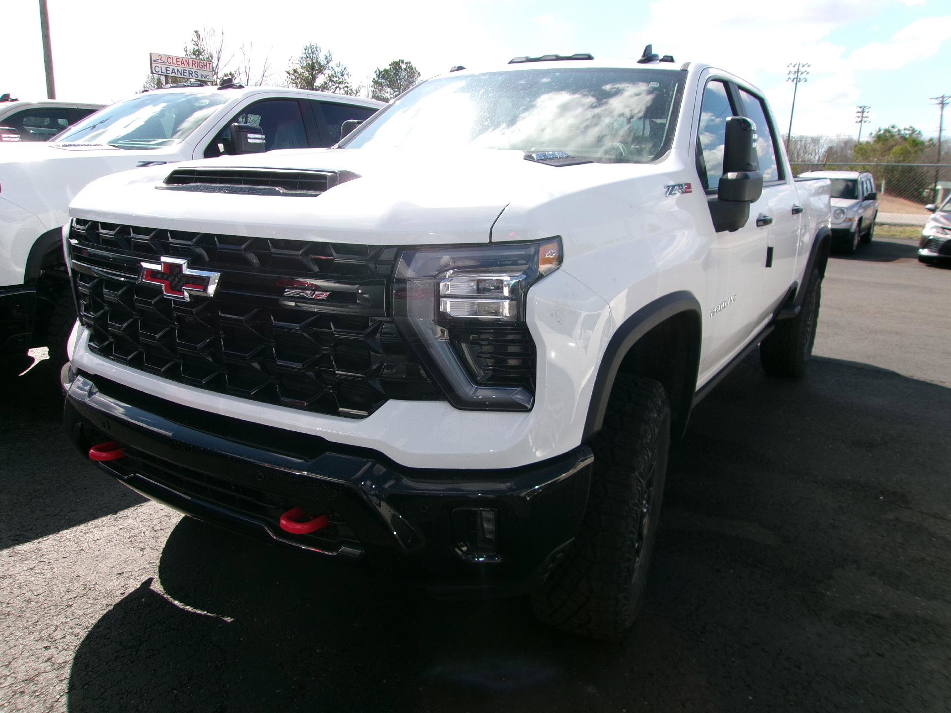New 2026 Chevrolet Silverado 2500 ZR2 AWD/4WD image 9