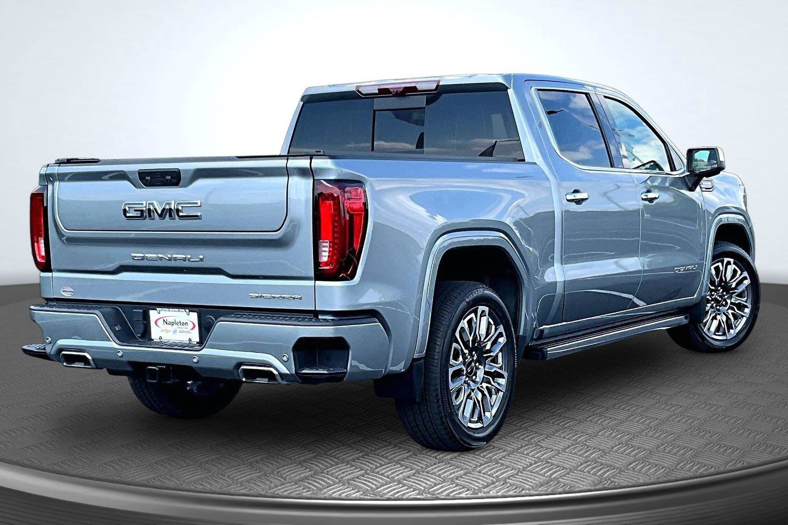 Used 2024 GMC Sierra 1500 Denali Ultimate AWD/4WD image 2