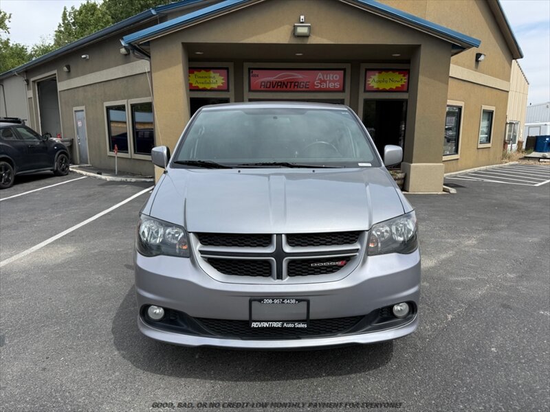 Used 2015 Dodge Grand Caravan R/T FWD image 2
