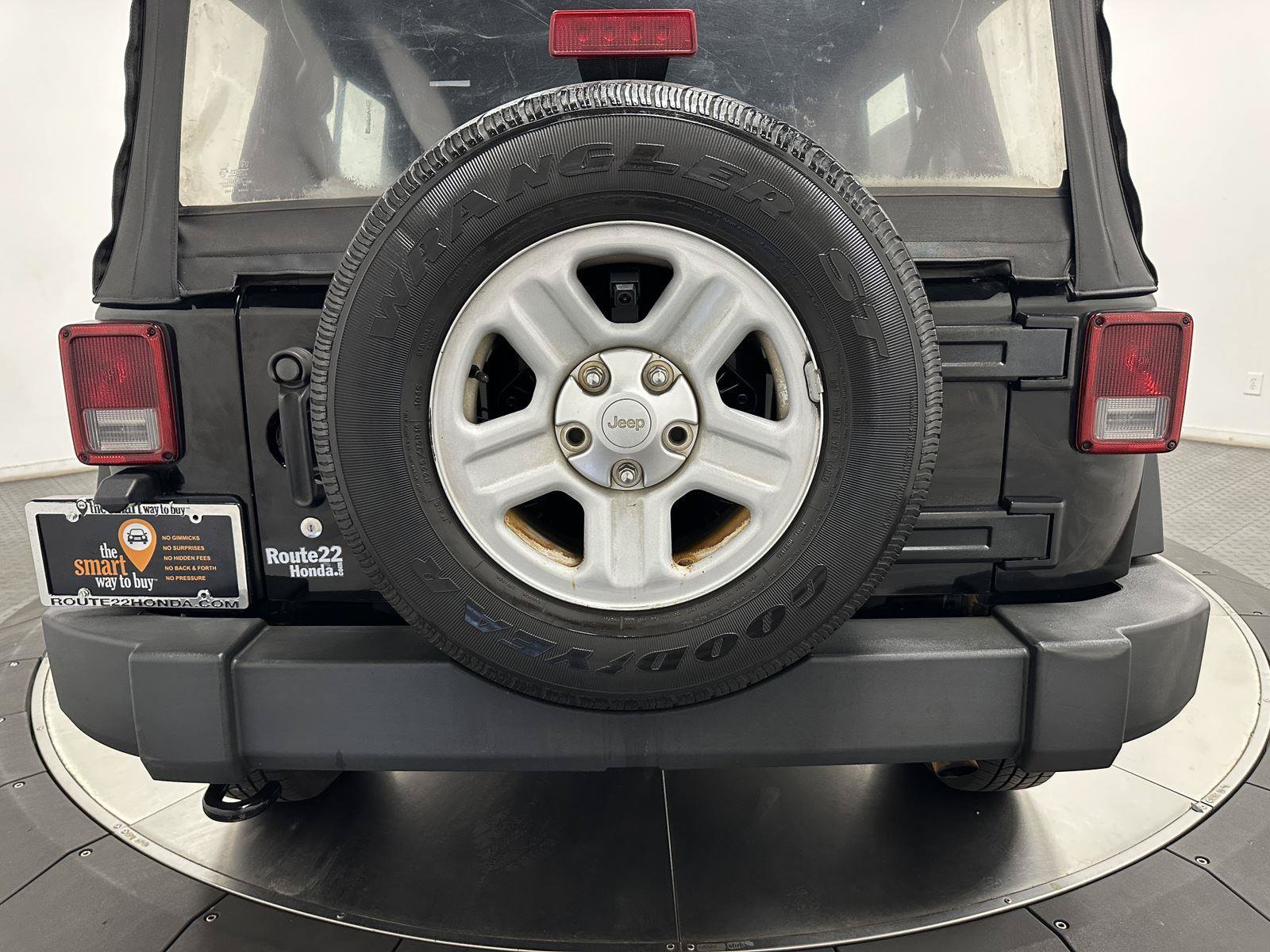 Used 2014 Jeep Wrangler Unlimited Sport w/ Connectivity Group AWD/4WD image 12