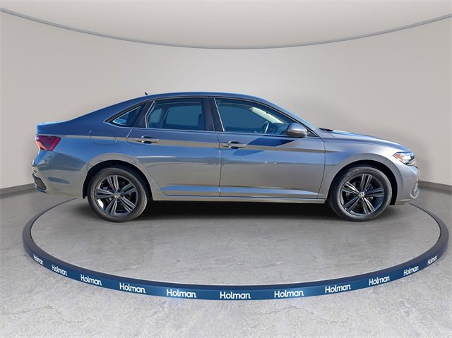 Used 2022 Volkswagen Jetta SE image 5