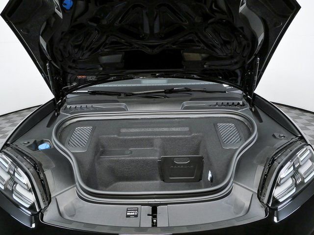 New 2026 Porsche Macan Electric image 34