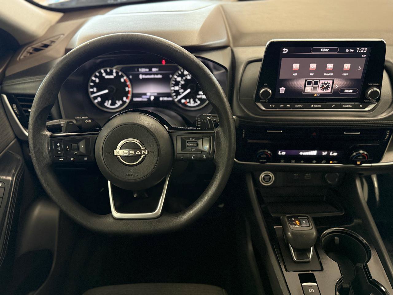Used 2022 Nissan Rogue SV FWD image 12