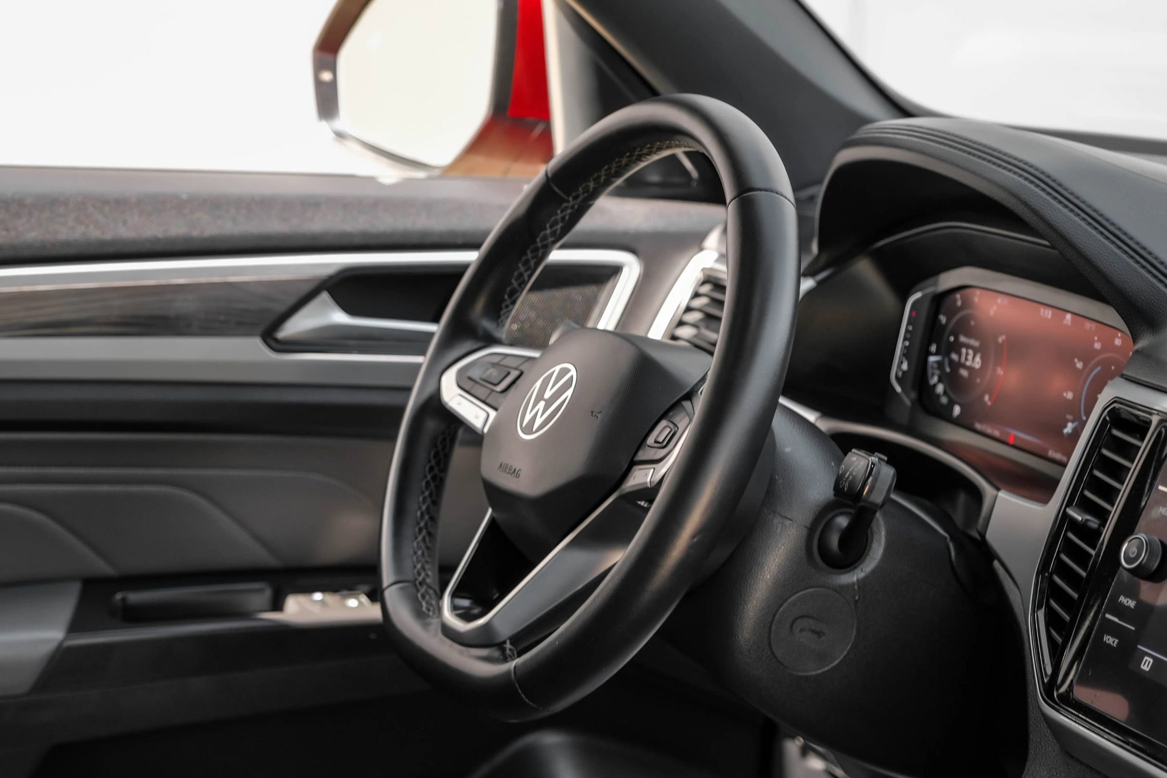 Used 2022 Volkswagen Atlas Cross Sport SE w/ Panoramic Sunroof Package image 13