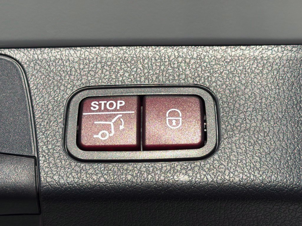 Used 2026 Mercedes-Benz GLB 250 image 16