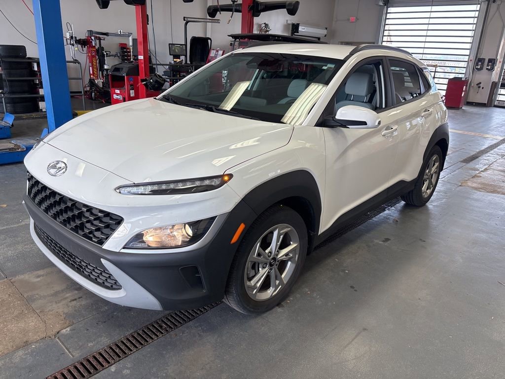 Used 2023 Hyundai Kona SEL image 2