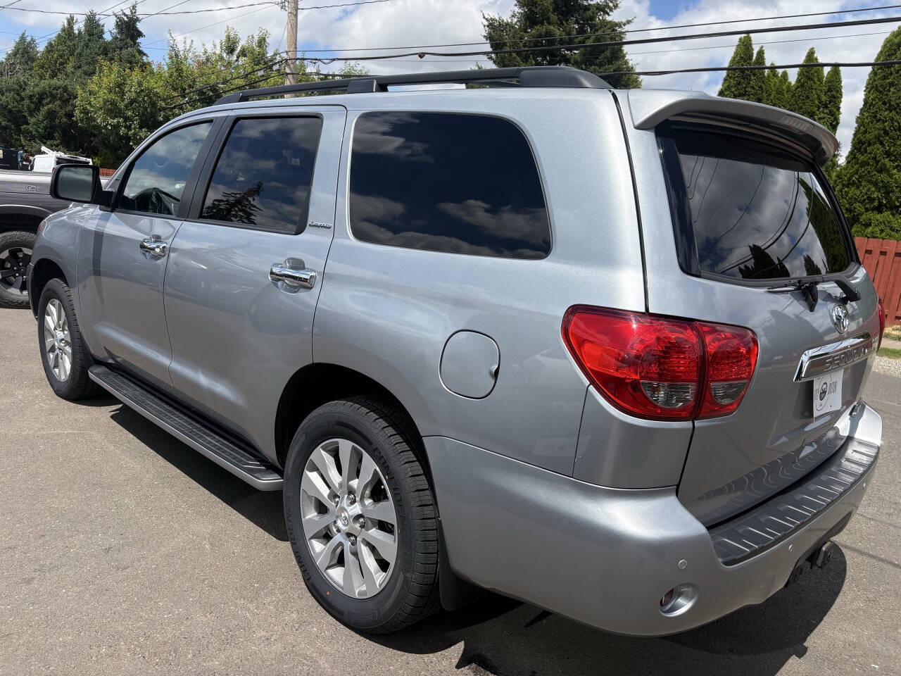Used 2016 Toyota Sequoia Limited w/ Safety & Convenience Package AWD/4WD image 10
