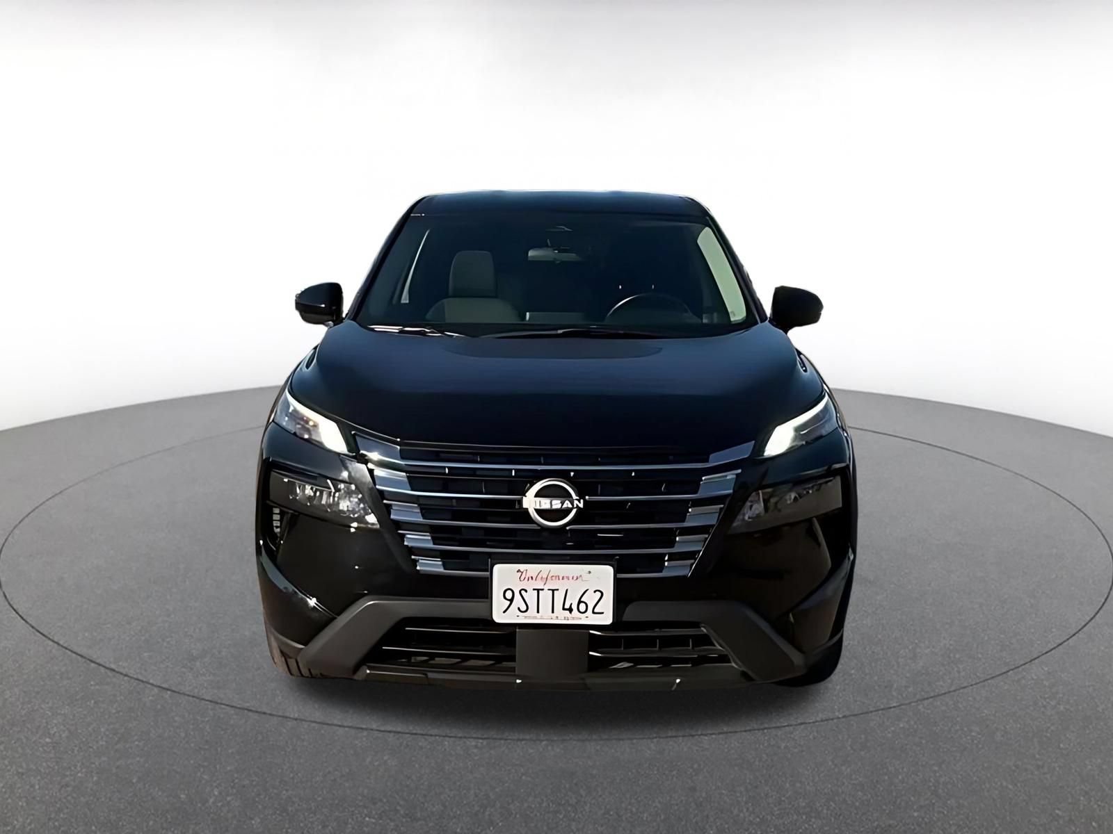 Used 2025 Nissan Rogue SV FWD image 3