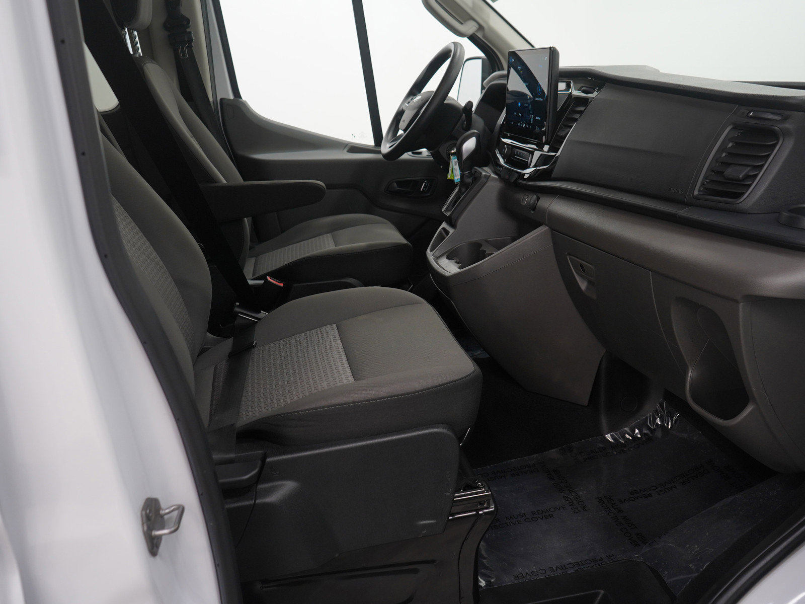 Used 2024 Ford Transit 350 XLT image 11