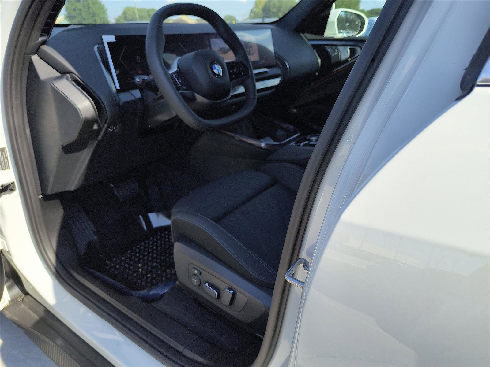 New 2026 BMW X3 xDrive30 w/ Premium Package image 2