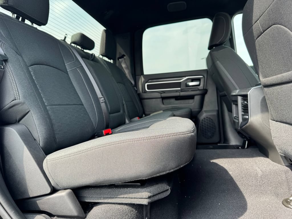 New 2026 RAM 2500 Big Horn AWD/4WD image 13