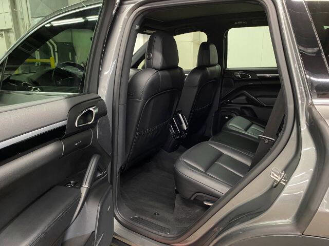 Used 2014 Porsche Cayenne AWD/4WD image 15