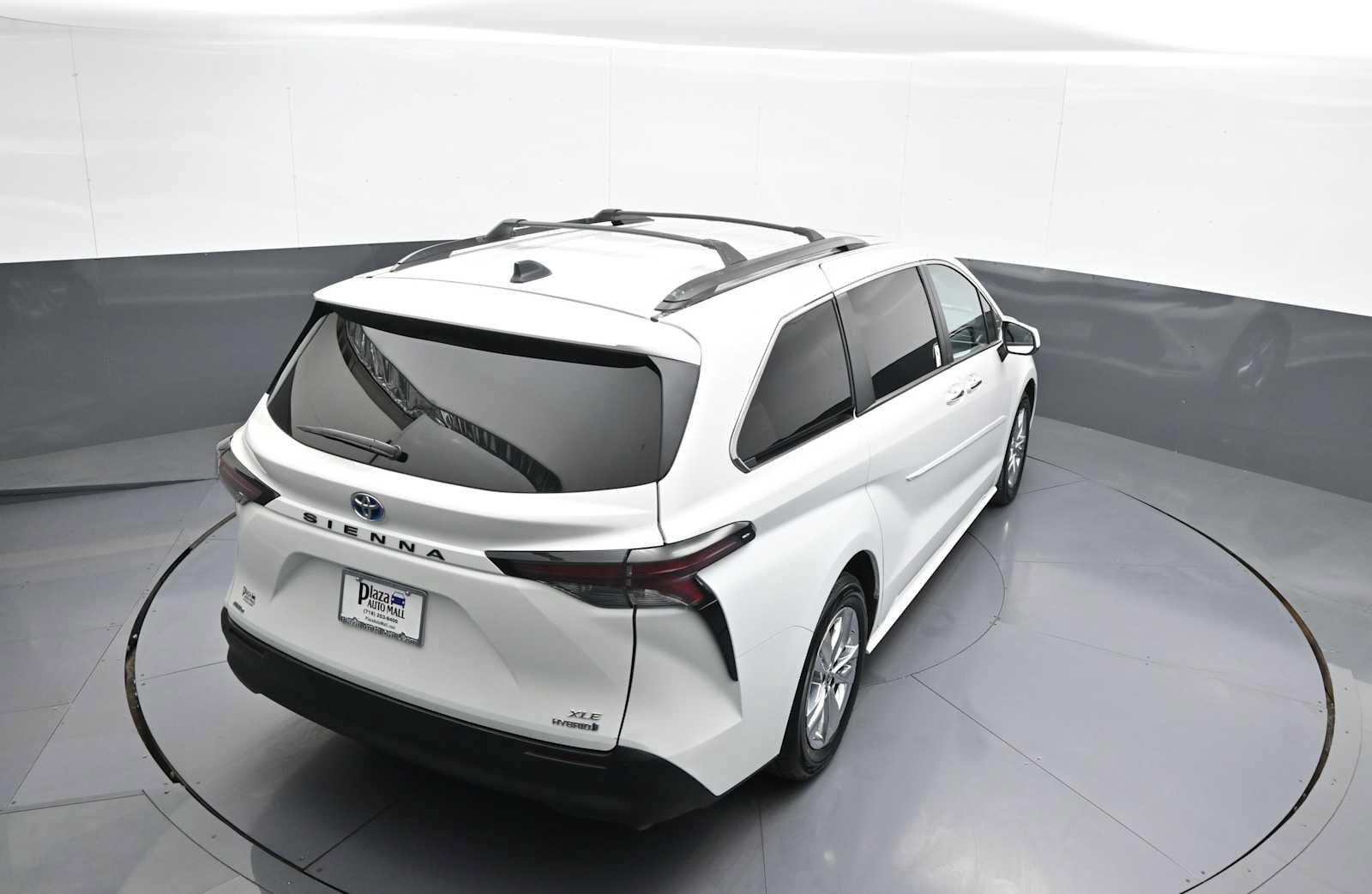 Used 2024 Toyota Sienna XLE w/ XLE Plus Package AWD/4WD image 40