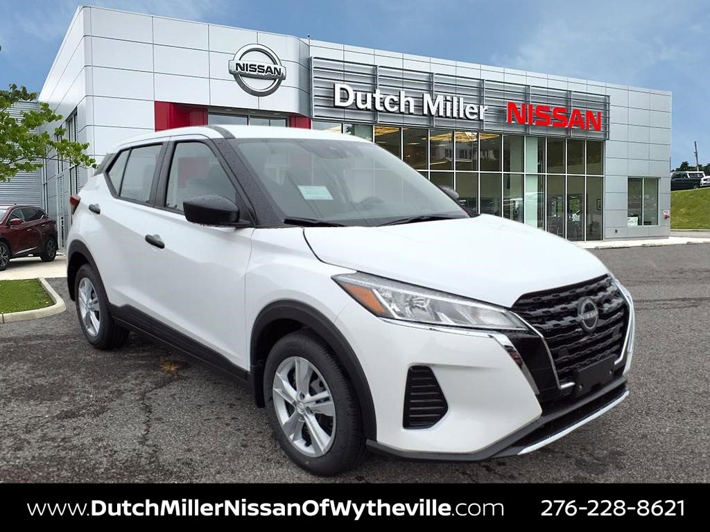 New 2025 Nissan Kicks Play S