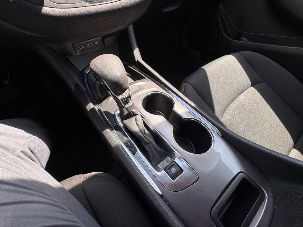 Used 2023 Chevrolet Malibu LT FWD image 14
