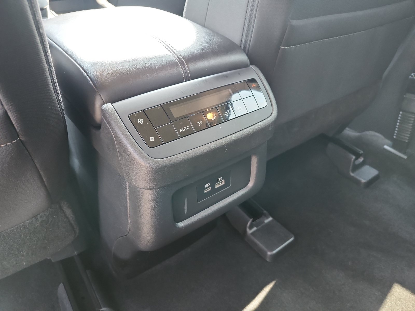 Used 2024 Nissan Pathfinder SV AWD/4WD image 14