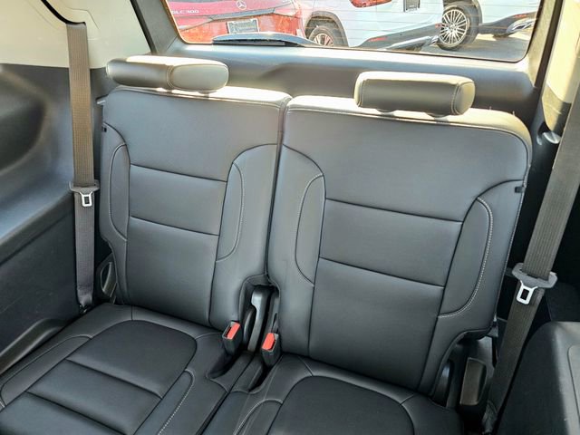 Used 2023 GMC Acadia SLT w/ Technology Package image 26