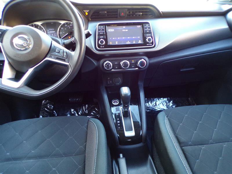 Used 2020 Nissan Kicks S image 29