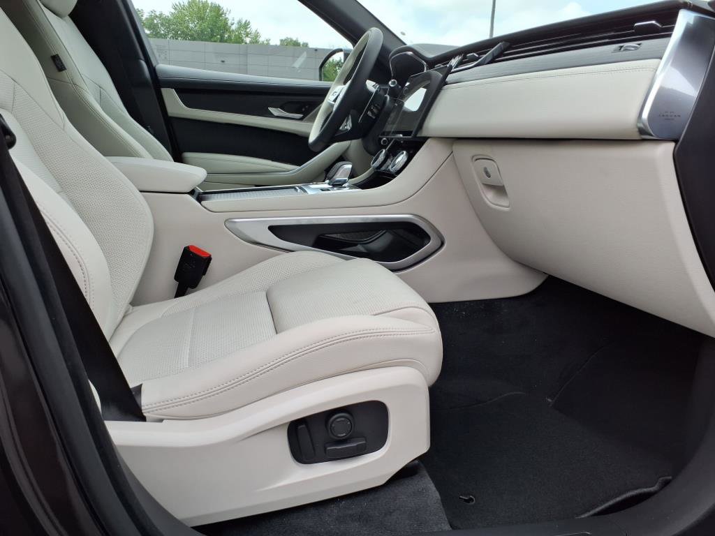 New 2026 Jaguar F-PACE R-Dynamic S image 3