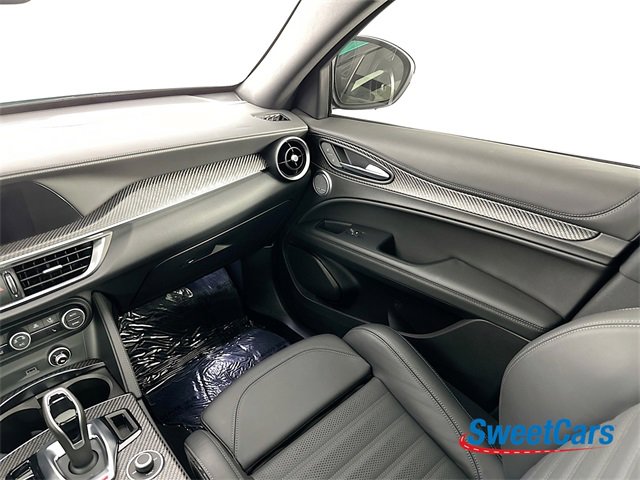 Used 2024 Alfa Romeo Stelvio Quadrifoglio image 35