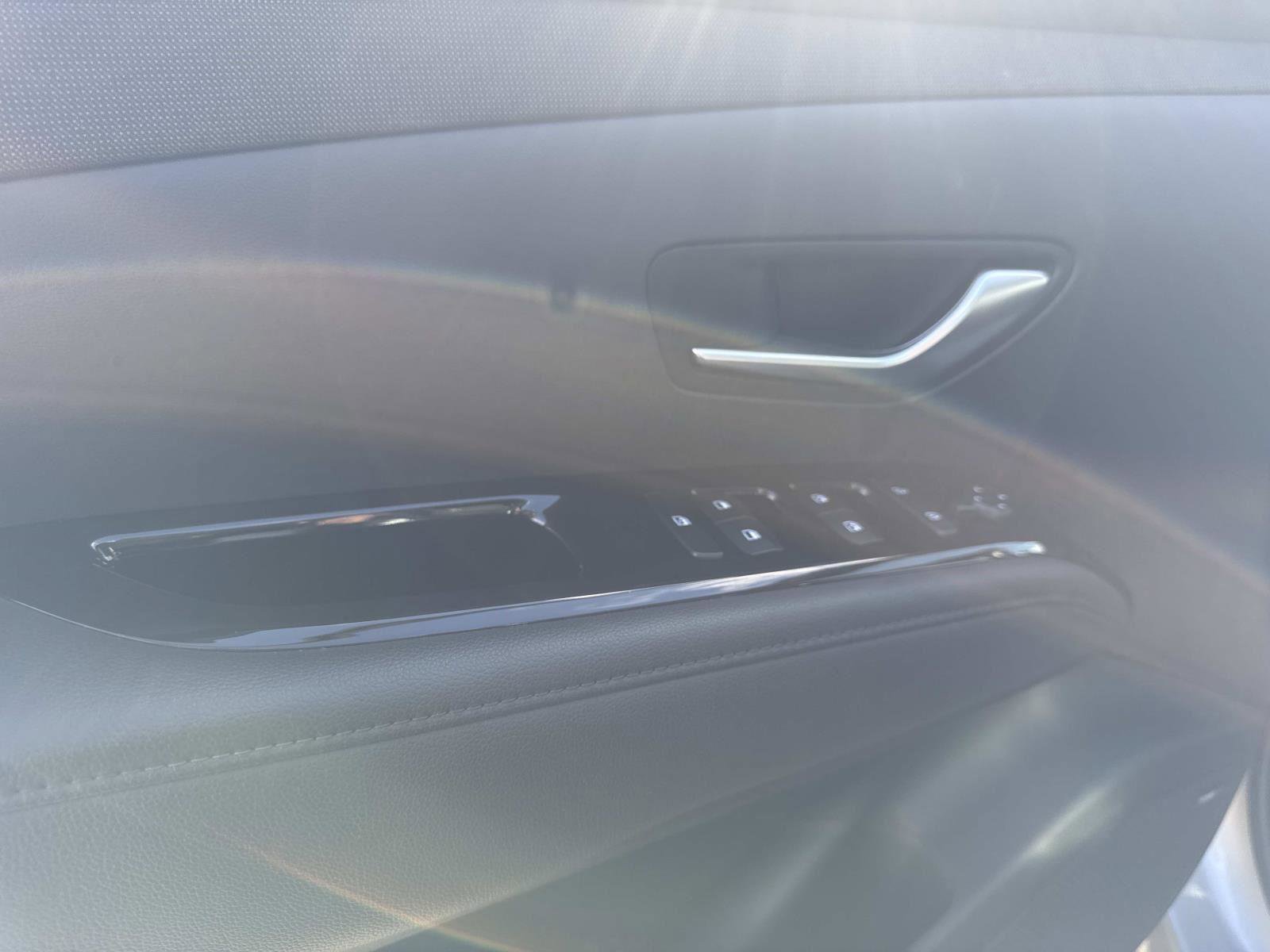 Certified 2024 Hyundai Tucson Limited image 18