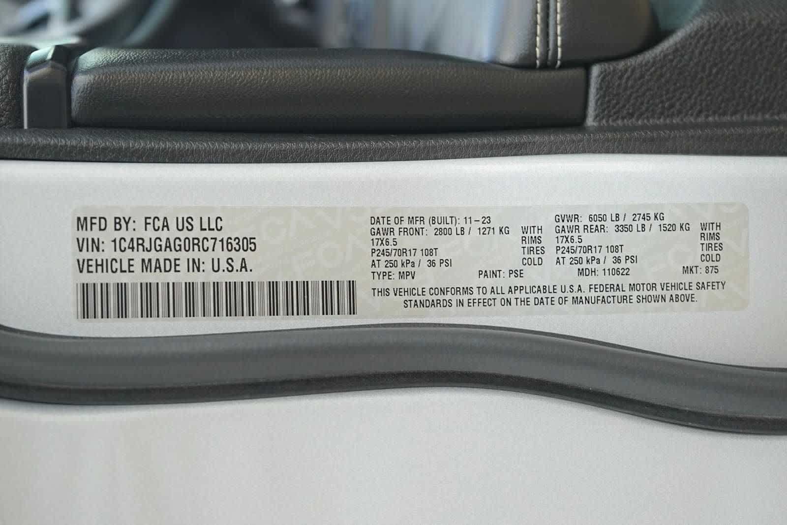 Used 2024 Jeep Grand Cherokee Laredo RWD image 30