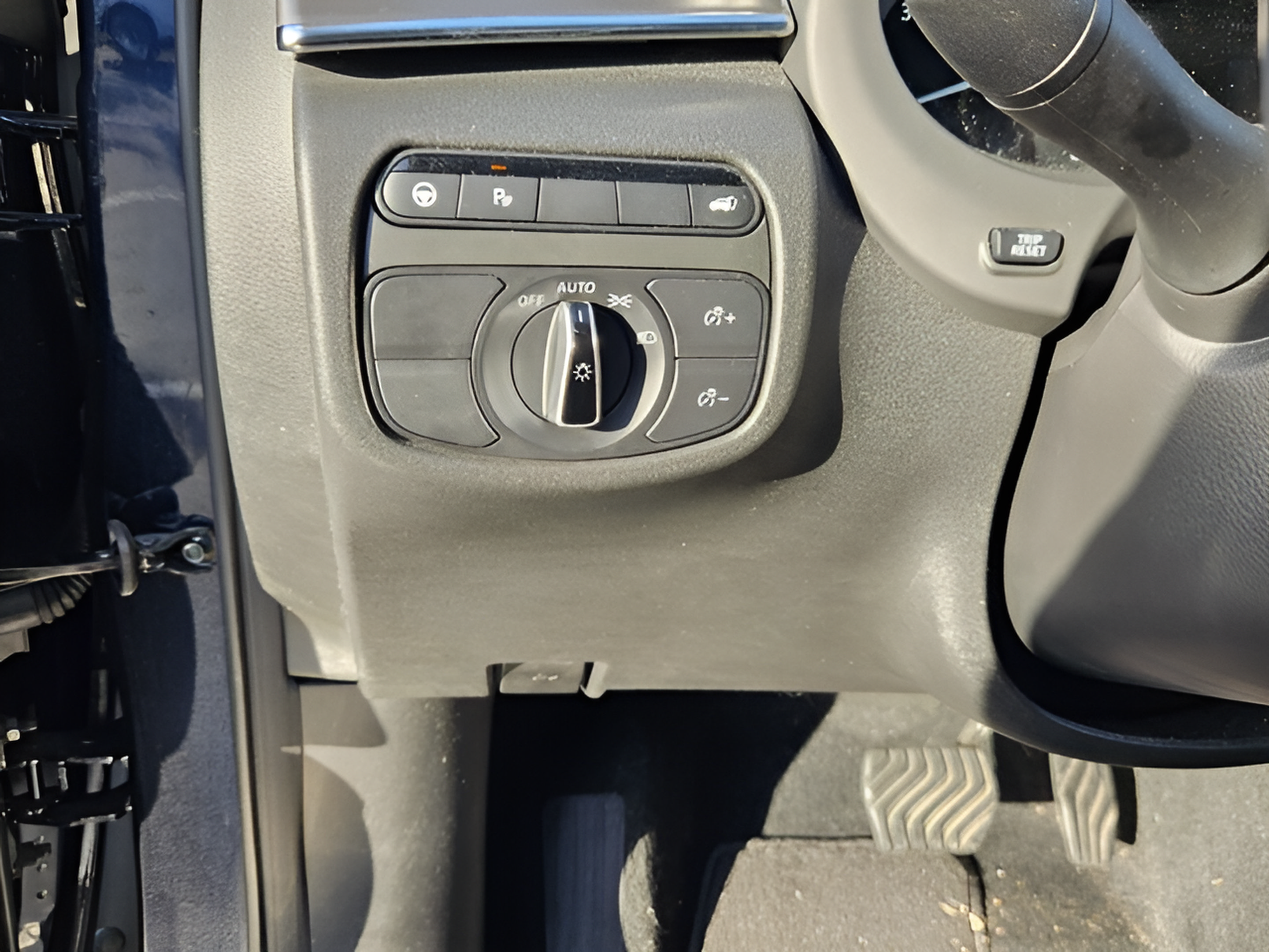 Used 2023 INFINITI QX50 Luxe FWD image 14