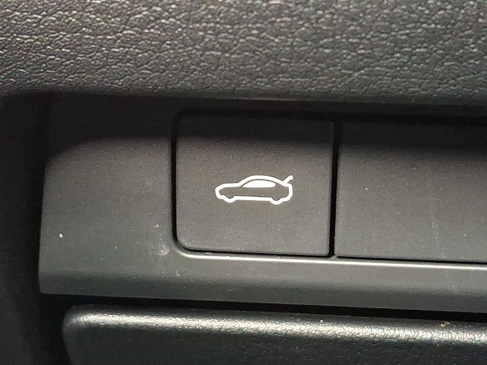 Used 2023 MAZDA MAZDA3 s FWD image 22