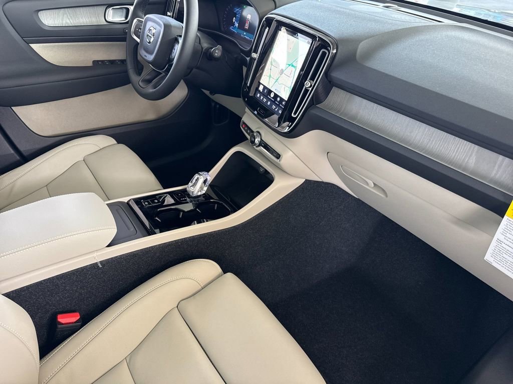 New 2026 Volvo XC40 B5 Plus w/ Protection Package Premier image 15