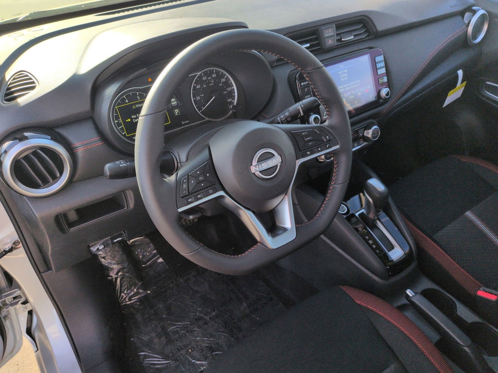 New 2025 Nissan Versa SR w/ Trunk Package image 2