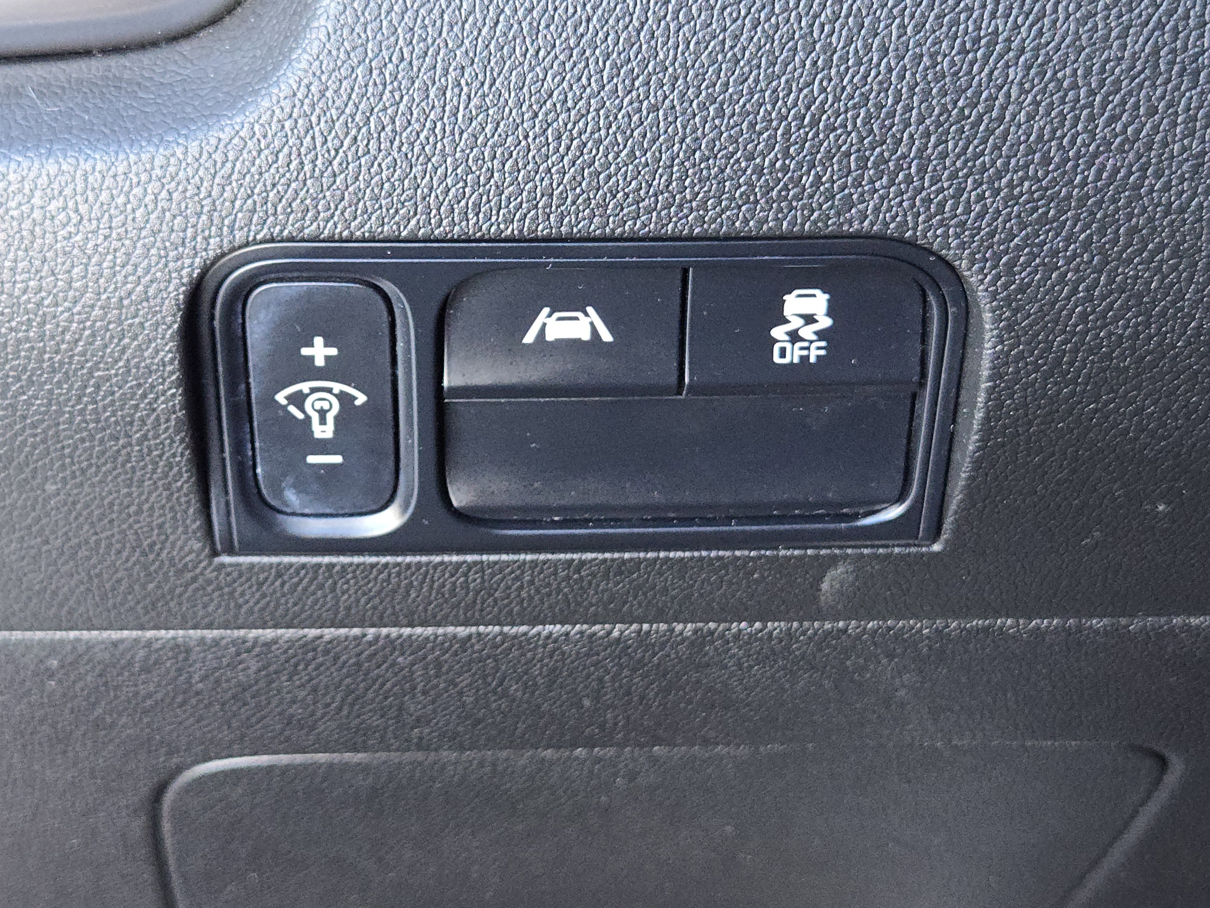 Used 2023 Kia Sorento LX image 22
