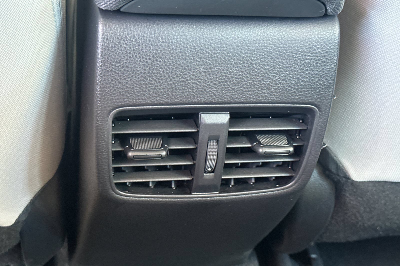 Used 2025 Toyota Corolla Cross L FWD image 15