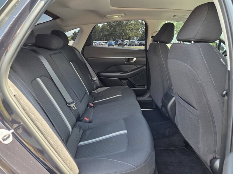 Used 2024 Hyundai Sonata SEL w/ Convenience Package FWD image 18
