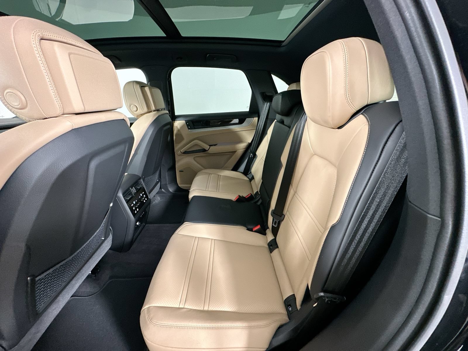 New 2026 Porsche Cayenne AWD/4WD image 37
