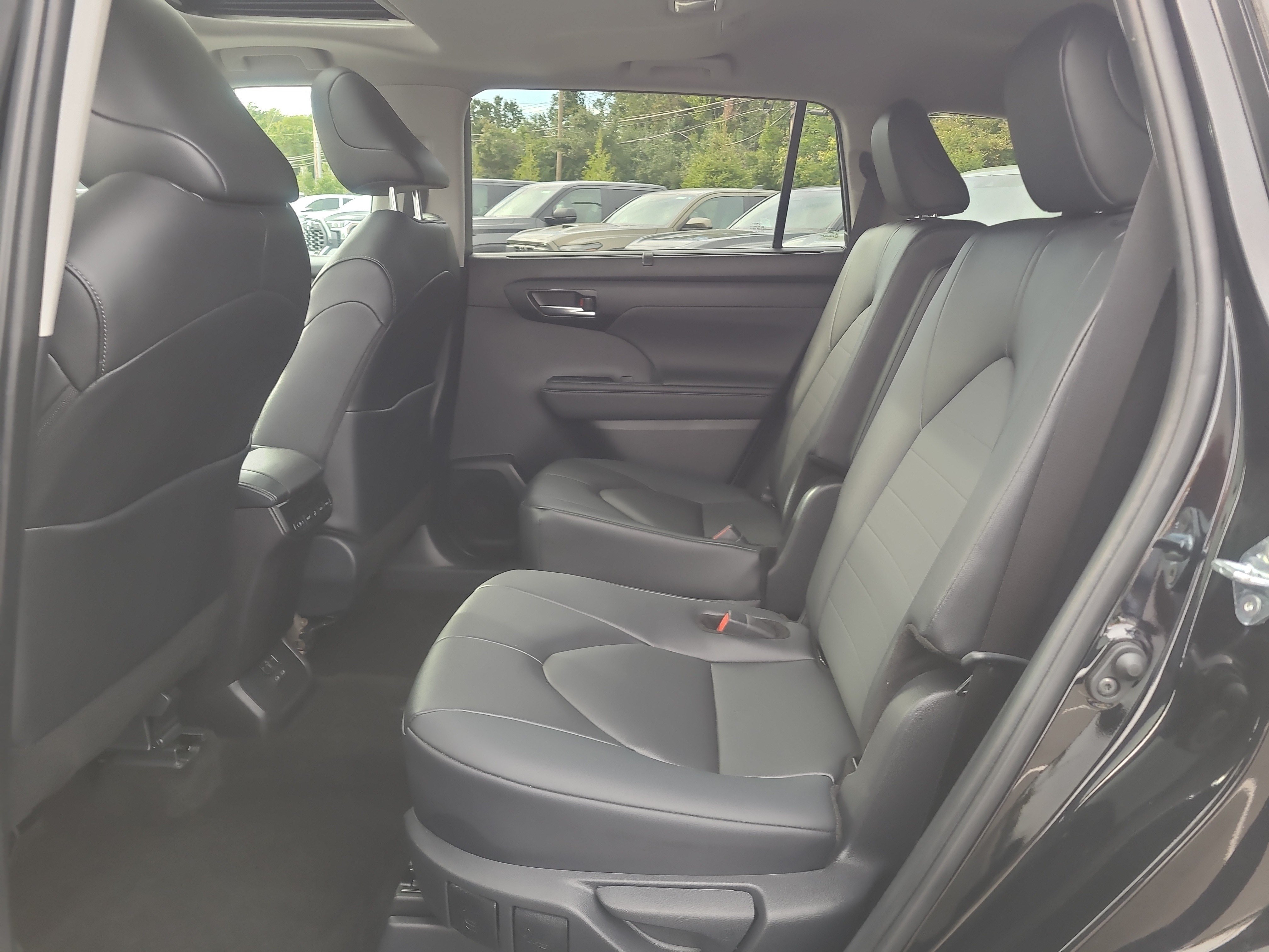 Certified 2026 Toyota Highlander XLE AWD/4WD image 28