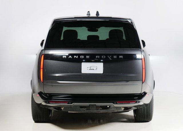 Used 2025 Land Rover Range Rover SE image 7
