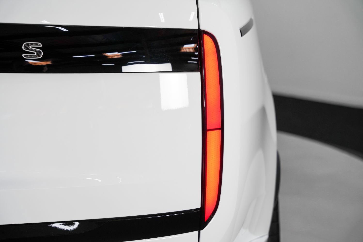 Used 2025 Land Rover Range Rover SE image 26